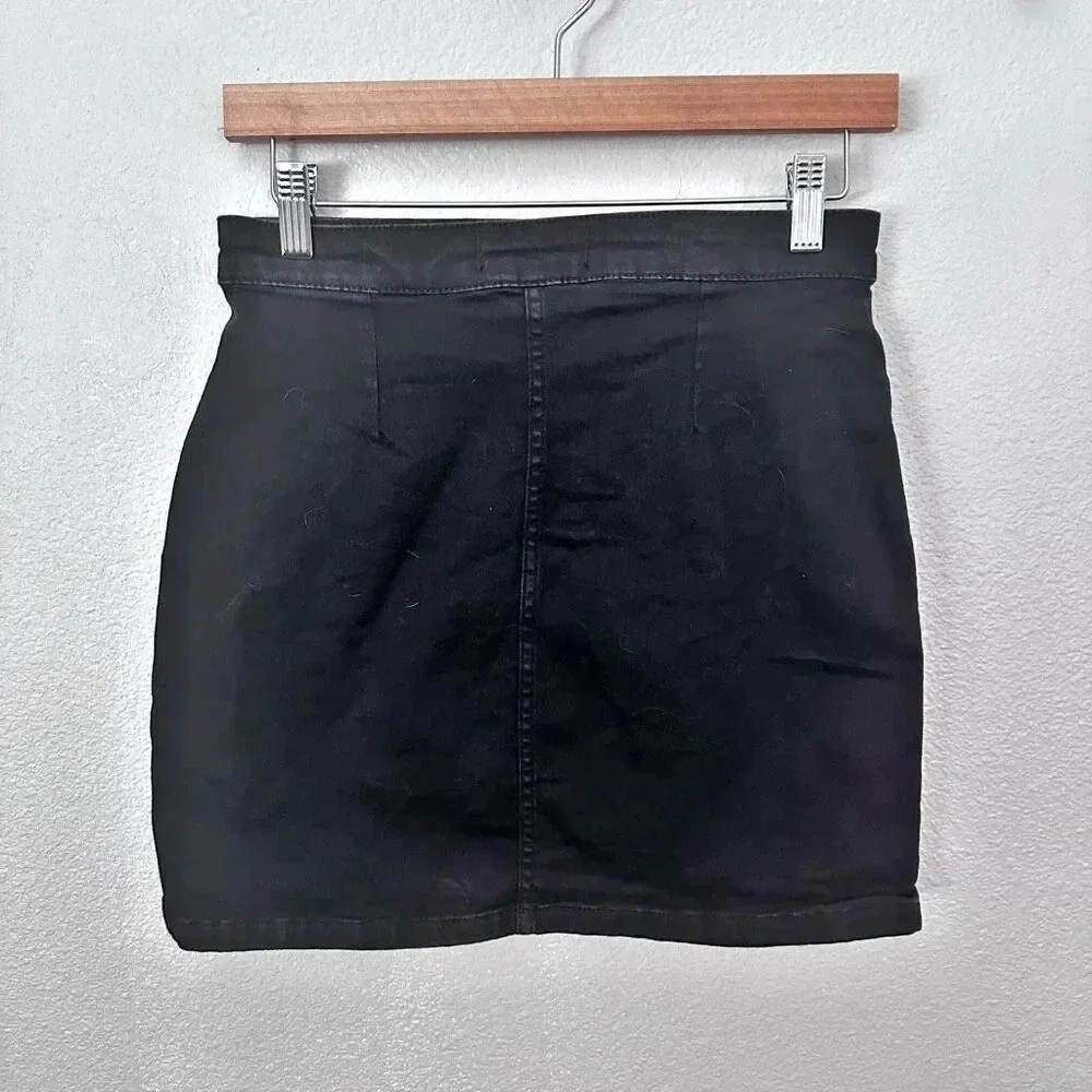WE THE FREE PEOPLE | Black Denim Stretch Mini Skirt Snap Front Wrap | Size 4 - Picture 2 of 6